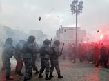 В центре Москвы в субботу задержаны 65 человек за неповиновение сотрудникам милиции, сообщил официальный представитель столичного ГУВД Виктор Бирюков