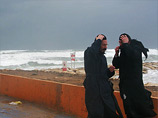 Второй день в Израиле бушует ураган. Скорость ветра в прибрежных районах восточного Средиземноморья достигает 100 км/ч. Высота волн &#8211; до 8-9 метров