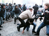 Глава ГУВД отметил также, что в ходе субботней акции на Манежной площади "пострадали восемь сотрудников милиции"