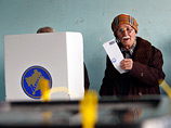 Досрочные парламентские выборы в Косово проходят без инцидентов, сообщили сегодня в Приштине представители Центральной избирательной комиссии