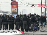 Московская милиция проверяет информацию о возможных готовящихся взрывах в торговом центре "Европейский" у Киевского вокзала, где в среду вечером опасаются беспорядков
