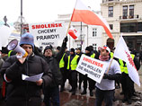 В начале декабря у здания посольства РФ в Варшаве проходили акции с требованием раскрыть всю правду о катастрофе Ту-154 под Смоленском. В том числе митингующие требовали эксгумации останков погибших