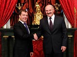 Лукашенко поблагодарил Медведева за договоренности о беспошлинных поставках нефти 