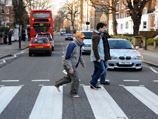 Всемирно известный пешеходный переход "зебра" в Лондоне, который увековечен участниками группы The Beatles на обложке их альбома Abbey Road (1969), объявлен сегодня охраняемым государством памятником культуры