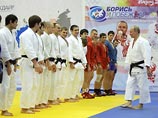 Путин поборолся с кавказцами из российской сборной, но не нашел себе достойных спарринг-партнеров Путин поборолся с кавказцами из российской сборной, но не нашел себе достойных спарринг-партнеров