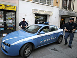 Итальянские полицейские обнаружили в городе Пескьера-Борромео близ Милана фабрику "модных препаратов", под которыми скрывались обычные синтетические наркотики