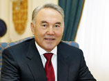 Президента Казахстана, 70-летнего Нурсултана Назарбаева, чьи полномочия истекают в 2012 году, хотят сохранить на посту еще на десять лет - до конца 2020 года - и при этом избавить от перевыборов