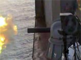 Несколько дней назад на популярном видеохостинге в интернете появилась запись, на которой некие моряки стреляют по лодке. Создатели ролика убеждают зрителя, что действие записи происходит 6 апреля этого года в Аденском заливе