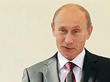 Вскоре после возвращения в Россию задержанных в США российских агентов Путин устроил им встречу с "патриотическим песнопением", рассказывает газета, и "дал понять, что всех их ждет хорошая работа и яркое будущее"