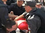 Бойко обвиняется в насилии над участниками несанкционированной акции в Петербурге