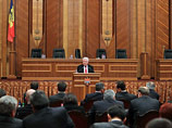 Парламент Молдавии в четверг вечером собрался на первое заседание после того, как трем партиям удалось договориться о создании правящей коалиции