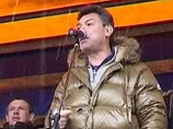 Накануне суд признал лидеров "Солидарности" Бориса Немцова и Илью Яшина виновными в неповиновении милиции на митинге