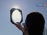 Россияне могли наблюдать первое из четырех затмений 2011 года. Ученые обещали  "впечатляющее шоу"