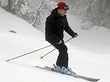 Медведев пообещал найти время покататься на лыжах со Шварценеггером