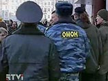Несколько десятков гражданских активистов задержаны в Москве у изолятора на Симферопольском бульваре, где содержат арестованных активистов оппозиции - Бориса Немцова, Илью Яшина, Эдуарда Лимонова и Константина Косякина Несколько десятков гражданских активистов задержаны в Москве у изолятора на Симферопольском бульваре, где содержат арестованных активистов оппозиции - Бориса Немцова, Илью Яшина, Эдуарда Лимонова и Константина Косякина
