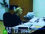 Допрос, как заявляют прокуроры, длился не более двух часов, а остальное время Тимошенко "знакомилась с материалами дела по своей инициативе" Допрос, как заявляют прокуроры, длился не более двух часов, а остальное время Тимошенко "знакомилась с материалами дела по своей инициативе"