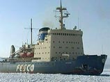 В связи с приливом наблюдается большая скованность льда в районе операции, что затрудняет ее. Ледоколу "Адмирал Макаров" приходится ломать двухметровый лед. Тем не менее днем он должен начать поочередный вывод судов В связи с приливом наблюдается большая скованность льда в районе операции, что затрудняет ее. Ледоколу "Адмирал Макаров" приходится ломать двухметровый лед. Тем не менее днем он должен начать поочередный вывод судов