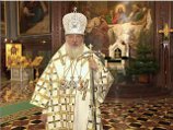 Перед началом богослужения, которое транслировалось центральными телеканалами и через Интернет, Патриарх Кирилл обратился с приветствием к зрителям
