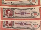 Вложить деньги в новую пирамиду смогут жители любой страны. Мавроди предлагает вкладчикам открыть долларовые счета в электронных платежных системах и приобретать виртуальные билеты, которые будут расти в цене Вложить деньги в новую пирамиду смогут жители любой страны. Мавроди предлагает вкладчикам открыть долларовые счета в электронных платежных системах и приобретать виртуальные билеты, которые будут расти в цене