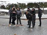 В двух шагах от ворот Кремля "тихо" взорвали странную коробку. ФСО признала это лишь на четвертый день В двух шагах от ворот Кремля "тихо" взорвали странную коробку. ФСО признала это лишь на четвертый день