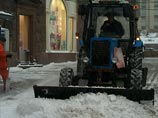 Снегопад в Москве: на улицах слякоть и гололед, машины встали в пробках Снегопад в Москве: на улицах слякоть и гололед, машины встали в пробках