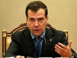 Медведев велел срочно проверить декларации о доходах чиновников и заглянуть в интернет: там раскрыты секреты коррупционеров