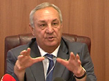Заявление Багапша, обнародованное многими средствами массовой информации, в том числе абхазским каналом "Абаза ТВ", вызвало бурю возмущения в Тбилиси