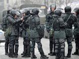 На Манежную площадь прибыли около 40 автобусов и грузовиков с милицией и ОМОН На Манежную площадь прибыли около 40 автобусов и грузовиков с милицией и ОМОН