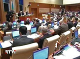 В пятницу парламент страны внес поправки в конституцию, позволяющую продлить полномочия Назарбаева на референдуме, преодолев вето главы государства