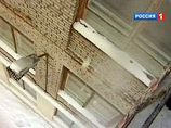 Второй гастарбайтер за два дня сорвался с крыши в Петербурге. ВИДЕО: людей бросили работать без страховки