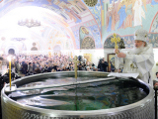 Патриарх Кирилл призвал с благоговением относиться к святой воде