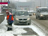 Городские коммунальные службы днем в четверг продолжат ликвидировать последствия снегопада