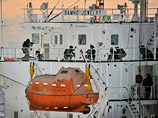 ВМС Южной Кореи в пятницу освободили южнокорейское грузовое судно, захваченное на прошлой неделе сомалийскими пиратами