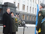 Янукович намерен "с нуля" создавать новую армию Украины