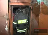 В подвале этого дома погибли четверо бездомных мужчин и женщина. Сразу после пожара специалисты заявили о том, что он возник из-за неосторожного обращения с огнем В подвале этого дома погибли четверо бездомных мужчин и женщина. Сразу после пожара специалисты заявили о том, что он возник из-за неосторожного обращения с огнем