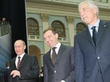 Эксперты: Портреты "вождей" на выборах дадут "Единой России" значительное преимущество