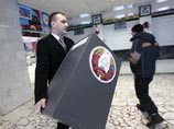 Наблюдатели от ЦИК России, следившие за ходом выборов президента Белоруссии, после возвращения на родину не поделились впечатлениями об увиденном, как это происходит обычно. Впечатления эти негативны, но Москва предпочла признать итоги голосования Наблюдатели от ЦИК России, следившие за ходом выборов президента Белоруссии, после возвращения на родину не поделились впечатлениями об увиденном, как это происходит обычно. Впечатления эти негативны, но Москва предпочла признать итоги голосования