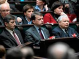 В Польше правящая партия разругалась с оппозицией из-за гибели Ту-154 под Смоленском В Польше правящая партия разругалась с оппозицией из-за гибели Ту-154 под Смоленском