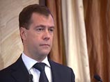 Медведев навестил пострадавших при взрыве в "Домодедово" и раскритиковал виновников теракта