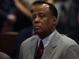 Прокуратура выдвинула обвинения в  непредумышленном убийстве Майкла Джексона его личному врачу Конраду Мюррею