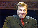 По словам депутата Андрея Разина, бывшего продюсера группы "Ласковый май", Владимир Слизаев собирался обнародовать компромат на местные власти и бизнесменов, связанных с бандитами По словам депутата Андрея Разина, бывшего продюсера группы "Ласковый май", Владимир Слизаев собирался обнародовать компромат на местные власти и бизнесменов, связанных с бандитами