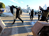 Полиция Туниса в пятницу применила силу против пикетчиков, которые пятые сутки подряд блокируют резиденцию премьер-министра страны Мохамеда Ганнуши