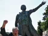 Депутаты Европарламента просят власти  французского Монпелье снести памятник Ленину 
