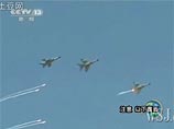 Китайским телезрителям вперемешку с докладами офицеров ВВС продемонстрировали сцену воздушного боя, в ходе которого истребитель уничтожает ракетой боевой самолет противника