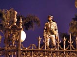 В Египте мародеры грабят магазины и музеи: нападений опасаются российские туристы В Египте мародеры грабят магазины и музеи: нападений опасаются российские туристы