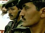 В Индии 14 молодых людей погибли, упав с крыши поезда В Индии 14 молодых людей погибли, упав с крыши поезда