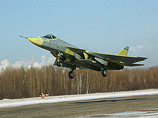 Российская авиастроительная корпорация "Сухой" в прошлом году успешно провела испытания российского многоцелевого истребителя пятого поколения Т-50, называемого также перспективным авиационным комплексом фронтовой авиации