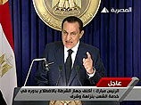 Одновременно на улицы выходят и сторонники президента Хосни Мубарака, который накануне хотя и пообещал больше не баллотироваться на этот пост, однако отказался до сентября уходить в отставку, как настаивала оппозиция
