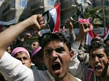 Сразу две манифестации, которые разделяют несколько сотен метров, проходят в четверг в столице Йемена Сане