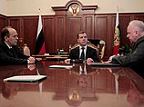 Медведев упрекнул Путина и СК, заговоривших о раскрытии теракта в "Домодедово"